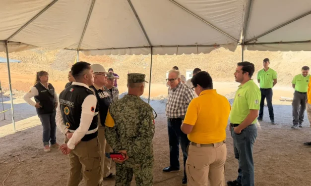 GOBERNADOR ROCHA ACUDE A MINA DE SANTA FE, EN ROSARIO; SIGUE ATENTO AL OPERATIVO DE RESCATE