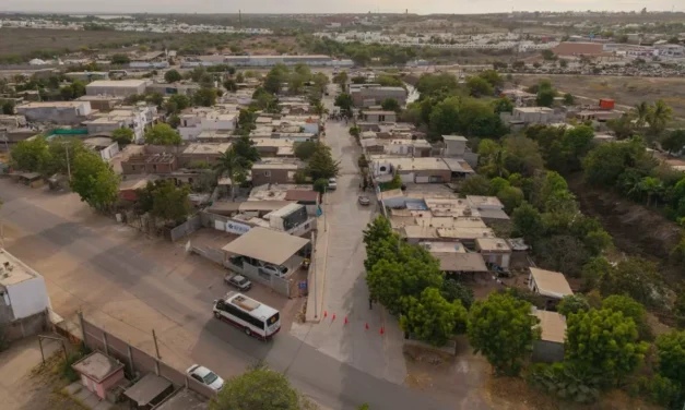 ”POR PRIMERA VEZ TENEMOS A UN PRESIDENTE QUE ESCUCHA A LA GENTE”; VECINOS AGRADECEN NUEVAS PAVIMENTACIONES EN CULIACÁN