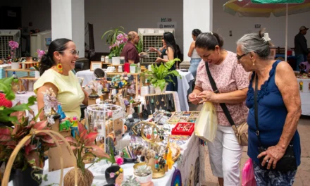 REALIZAN SEGUNDA EDICIÓN DEL AÑO DEL BAZAR “MUJERES EMPRENDEDORAS POR EL BIENESTAR” EN EL AYUNTAMIENTO