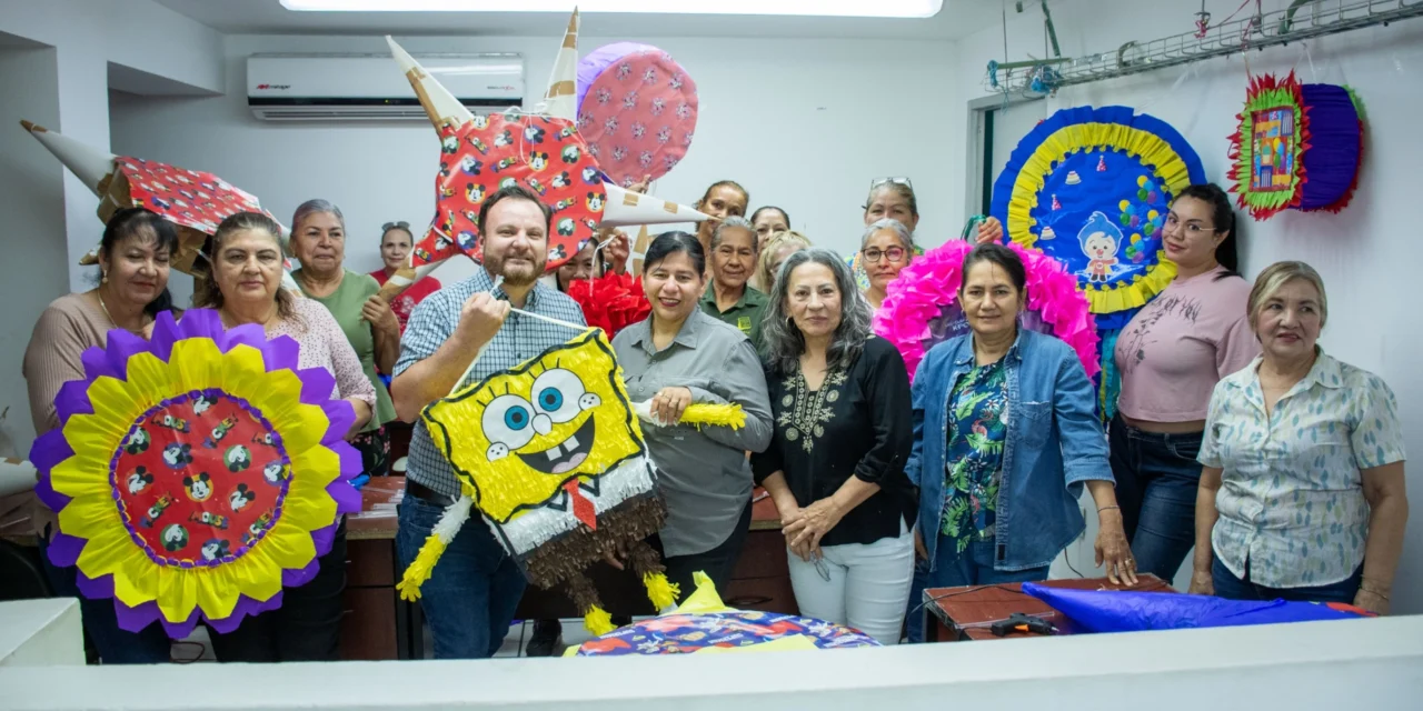 TALLER DE ELABORACIÓN DE PIÑATAS REÚNE A COMITÉS VECINALES POR EL MES DE LA NIÑEZ