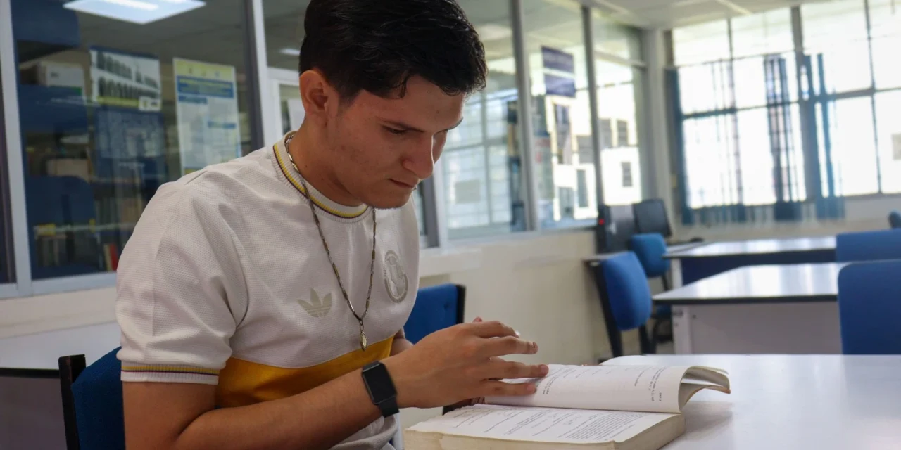 POR SU CALIDAD ACADÉMICA Y CALIDEZ HUMANA, ALUMNO DE INGENIERÍA ELECTRÓNICA DE COLOMBIA ELIGE A LA UAS PARA FORTALECER SU FORMACIÓN GLOBAL