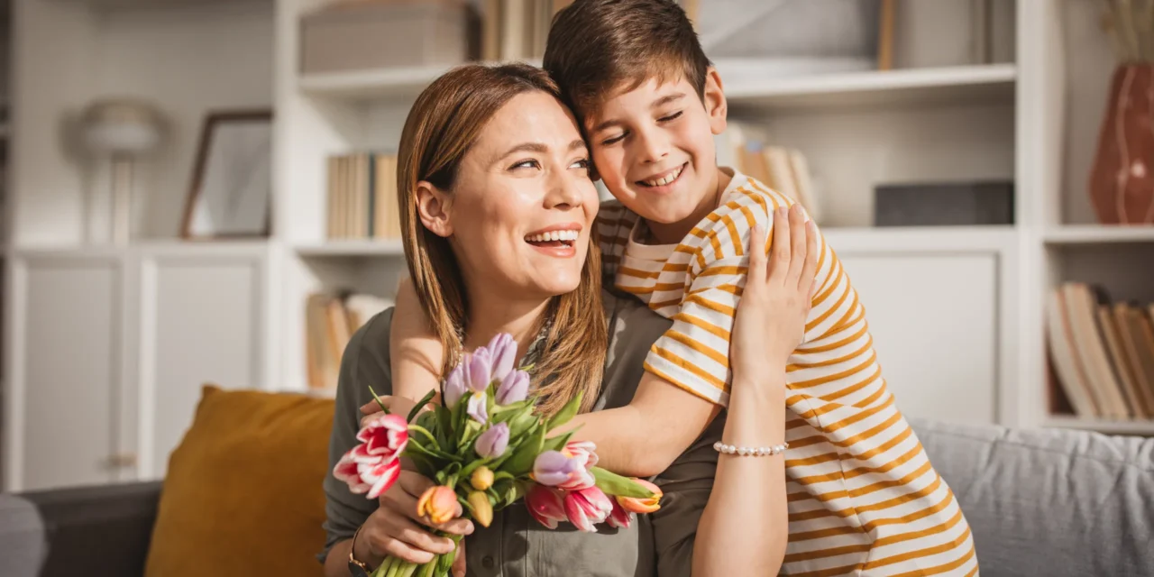 DÍA DE LAS MADRES, EL ESTILO QUE HEREDAMOS VUELVE A MARCAR TENDENCIA EN EL CLÓSET MILLENNIAL