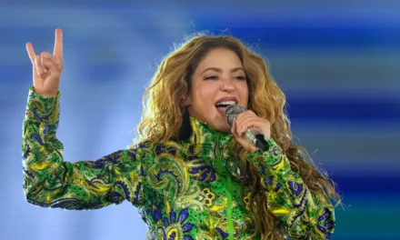 SHAKIRA ATRAE A 2 MILLONES EN SU CONCIERTO EN LA PLAYA COPACABANA DE BRASIL