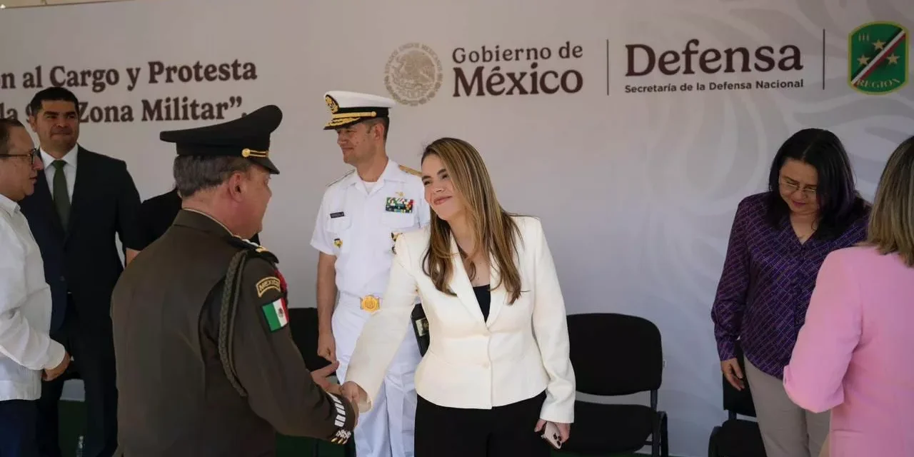 ALCALDESA ANA MIRIAM RAMOS VILLARREAL PARTICIPA EN LA TOMA DE PROTESTA DEL COMANDANTE DE LA NOVENA ZONA MILITAR, GENERAL JULIO CÉSAR ISLAS SÁNCHEZ