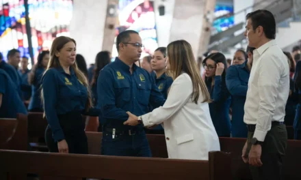 ACOMPAÑA ANA MIRIAM RAMOS A STASAC EN MISA CON MOTIVO DE SU 51 ANIVERSARIO