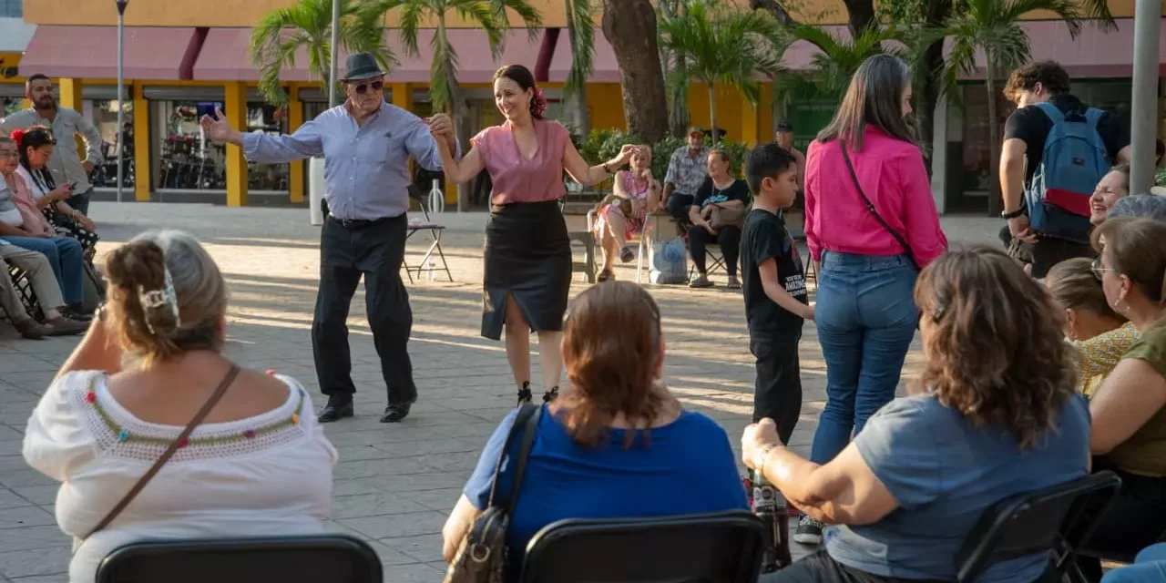 BAILA Y REVIVE EL CORAZÓN DE LA CIUDAD CON TARDES DE DANZÓN EN LA PLAZUELA ÁLVARO OBREGÓN