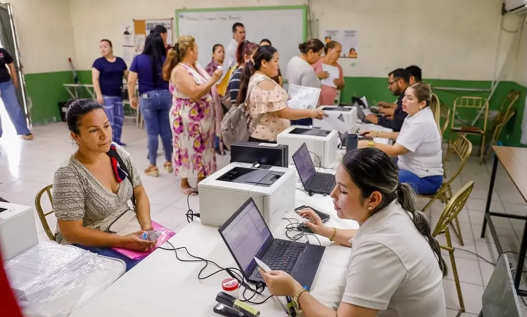 BRIGADAS DEL BIENESTAR ACERCAN ATENCIÓN A FAMILIAS DE ESTACIÓN DIMAS, SAN IGNACIO
