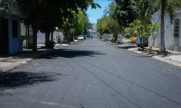 CALLES MÁS SEGURAS Y EN MEJORES CONDICIONES LLEGAN AL SECTOR CAPISTRANO CON TRABAJOS DE REENCARPETADO
