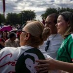 ENTRE PORRAS, BANDERAS Y ESPERANZA; ASÍ RESPALDÓ SINALOA A SU PRESIDENTA