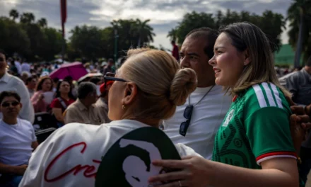 ENTRE PORRAS, BANDERAS Y ESPERANZA; ASÍ RESPALDÓ SINALOA A SU PRESIDENTA