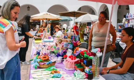 IMPULSAN EL EMPRENDIMIENTO FEMENINO CON EXITOSO BAZAR EN EL AYUNTAMIENTO DE CULIACÁN