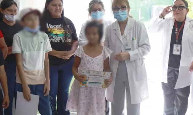 TOCAN LA CAMPANA DE LA ESPERANZA: TRES HISTORIAS DE VIDA VENCEN LA LEUCEMIA EN EL HGR NO. 1 DEL IMSS SINALOA