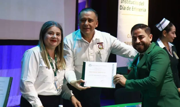 RECONOCE IMSS SINALOA LA LABOR DEL PERSONAL DE ENFERMERÍA EN CEREMONIA INSTITUCIONAL