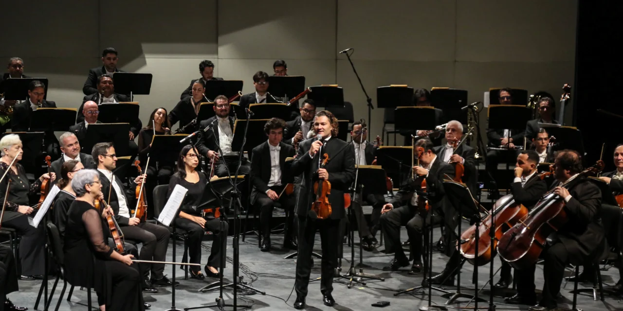 ISIC Y UAS REFRENDAN ALIANZA CULTURAL DURANTE MEMORABLE NOCHE DE LA OSSLA EN EL FIUC 2026