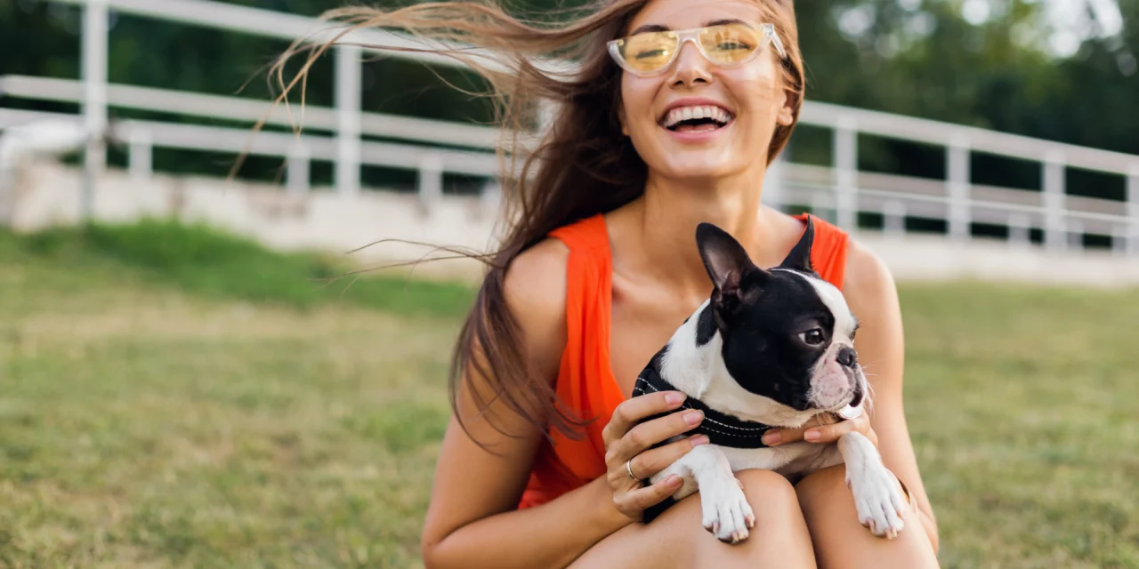 DOG Y CAT MOMS: LA GENERACIÓN QUE TRANSFORMA EL AMOR POR LAS MASCOTAS 