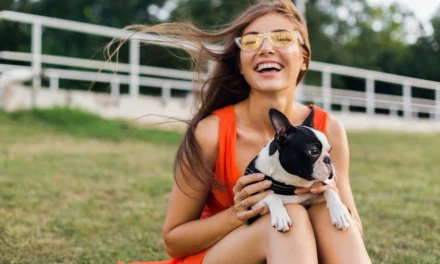 DOG Y CAT MOMS: LA GENERACIÓN QUE TRANSFORMA EL AMOR POR LAS MASCOTAS 