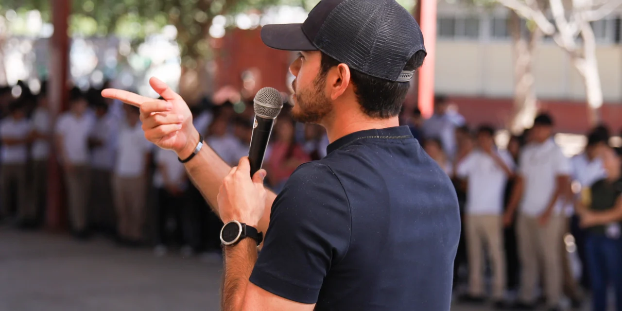 JÓVENES DE LA COLONIA LÁZARO CÁRDENAS RECIBEN ATENCIÓN Y PROGRAMAS DEL GOBIERNO DEL ESTADO