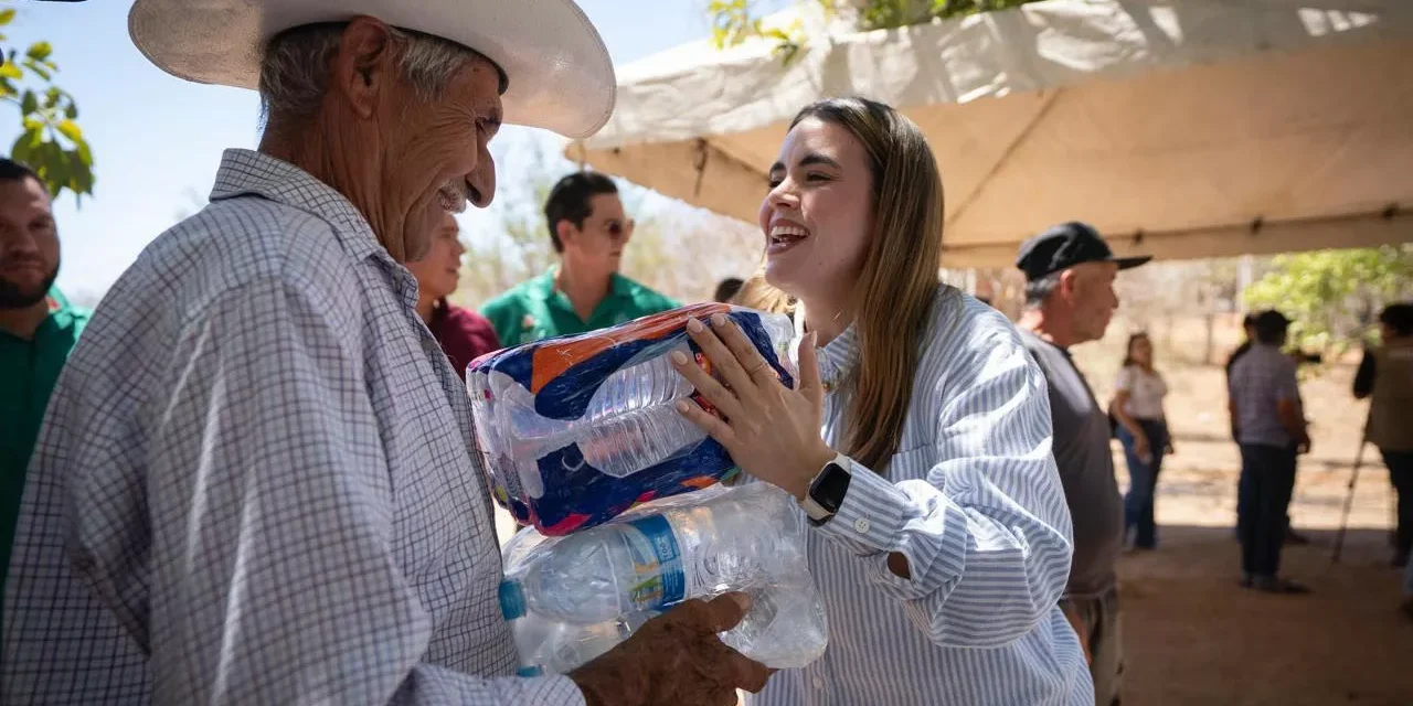 AQUATÓN Y DIF BIENESTAR CULIACÁN ENTREGAN 5 MIL LITROS DE AGUA EN COMUNIDADES DE IMALA