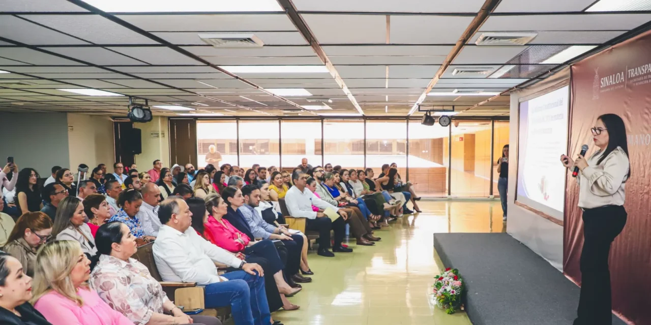 CAPACITAN A FUNCIONARIOS PARA FORTALECER EL DERECHO A UNA ATENCIÓN CIUDADANA DIGNA