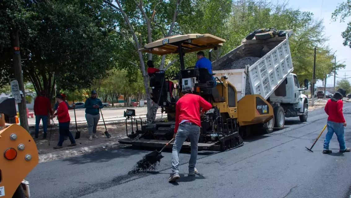 AVANZAN TRABAJOS DE REENCARPETADO EN VIALIDADES DE VALLES DEL SOL Y FINISTERRA