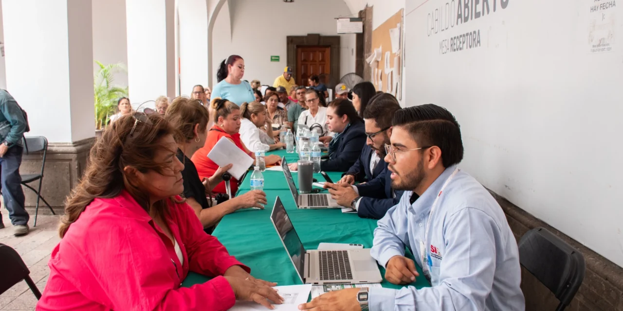 INSTALAN MESA DE ATENCIÓN DE CFE EN EL AYUNTAMIENTO PARA ATENDER INCONFORMIDADES CIUDADANAS