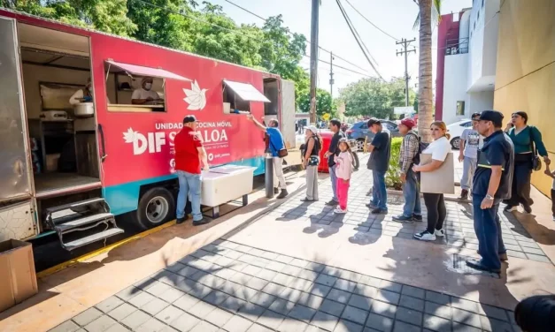 LA COCINA MÓVIL DE DIF SINALOA LLEVO ALIMENTO A FAMILIAS DEL HOSPITAL PEDIÁTRICO