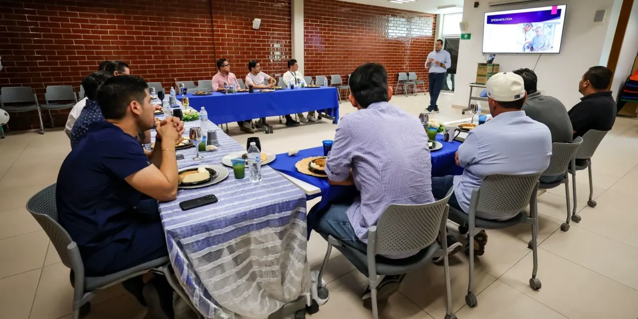CON CONFERENCIA SOBRE CÁNCER DE PRÓSTATA DIF SINALOA PROMUEVE EL CUIDADO A LA SALUD MASCULINA