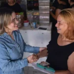 ANA MIRIAM RAMOS ENTREGA APOYO POR 117 MIL PESOS AL GRUPO “CHICAS BICENTENARIO”