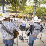 FIESTA EN EL KIOSCO