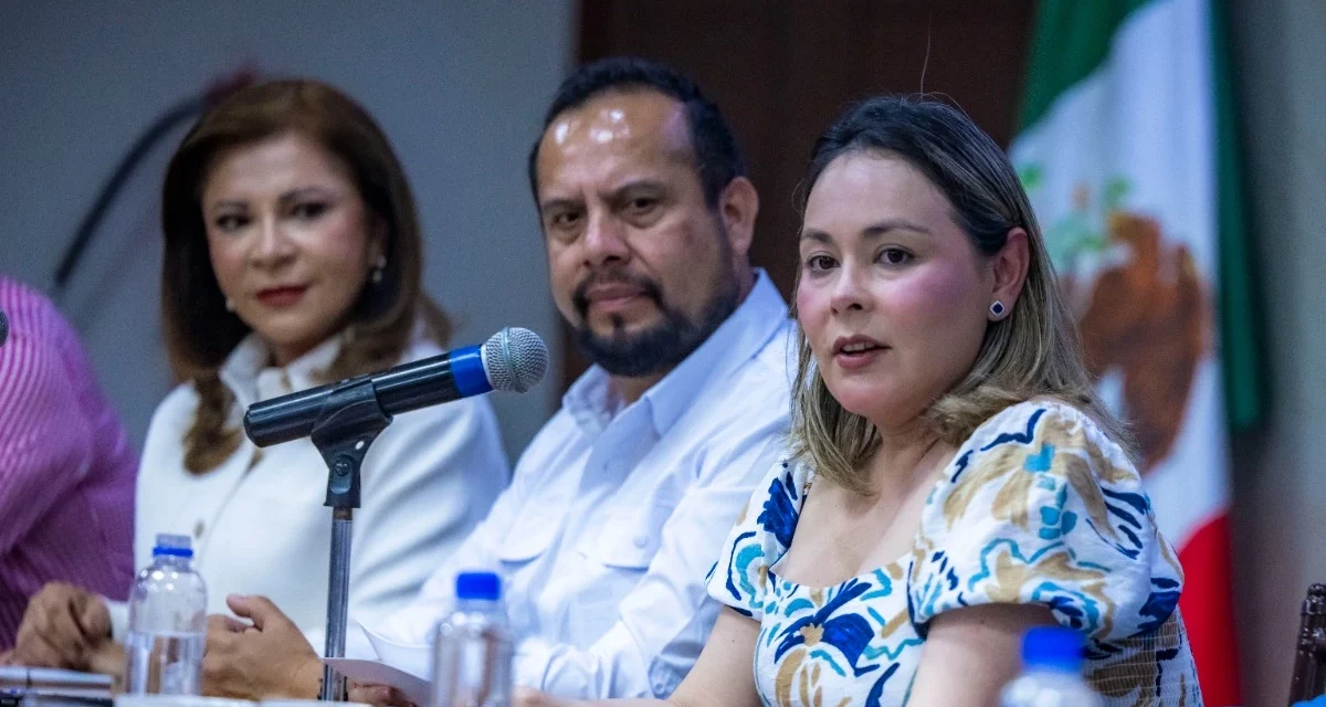GOBERNADORA YERALDINE FIRMÓ CONVENIO CON LA UNIVERSIDAD NACIONAL ROSARIO CASTELLANOS