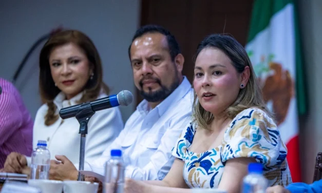 GOBERNADORA YERALDINE FIRMÓ CONVENIO CON LA UNIVERSIDAD NACIONAL ROSARIO CASTELLANOS