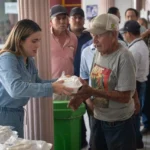 A TRAVÉS DE ALAJIBUA, ANA MIRIAM RAMOS ACOMPAÑA Y BRINDA UN MOMENTO DE ALIVIO A FAMILIAS EN EL HOSPITAL CIVIL