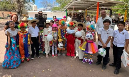 IMDEC ENTREGA MATERIAL DEPORTIVO A ESCUELAS DE COMUNIDADES DE SANALONA