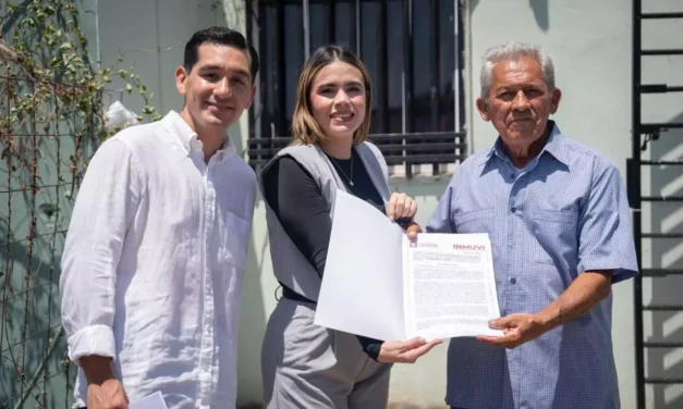 ANA MIRIAM RAMOS OTORGA CERTEZA JURÍDICA A FAMILIAS DE LA COLONIA VALLE DE AMAPAS