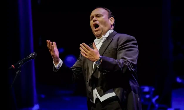 GRAN NOCHE DE REENCUENTRO OPERÍSTICO EN MAZATLÁN DURANTE EL CONCIERTO A DOS PIANOS