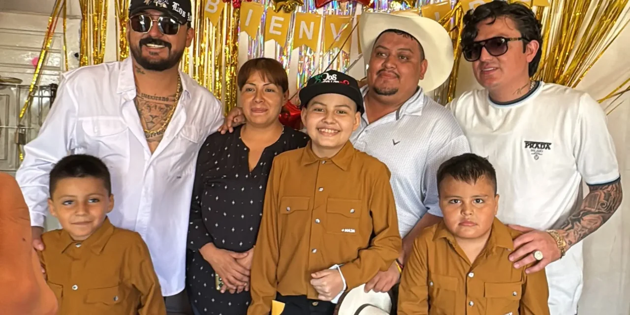 UN GESTO QUE TOCÓ CORAZONES: LOS DOS CARNALES VISITAN A PEQUEÑO FAN EN TORREÓN