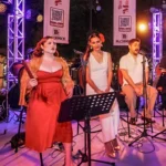 “RECUERDOS Y NOSTALGIA” LLENÓ LA PLAZUELA MACHADO DE EMOCIONES, MÚSICA Y MEMORIAS COMPARTIDAS