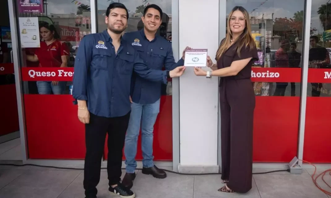 ENTREGAN EL DISTINTIVO NÚMERO 11 DE NAFIN A “LA MÁS QUERIDA TORTILLERÍA Y MINISÚPER”