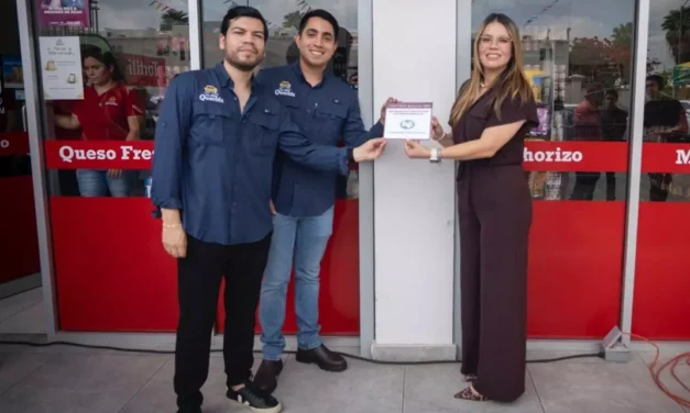ENTREGAN EL DISTINTIVO NÚMERO 11 DE NAFIN A “LA MÁS QUERIDA TORTILLERÍA Y MINISÚPER”