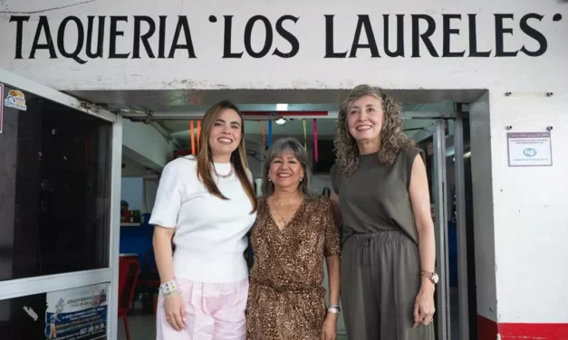 ANA MIRIAM RAMOS ENTREGA CRÉDITO IMPULSO NAFIN A EMBLEMÁTICA TAQUERÍA DE CULIACÁN