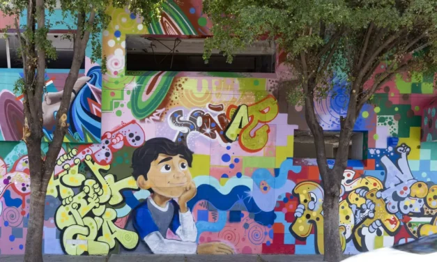 PALABRAS QUE NOS UNEN, EL MURAL EN CULIACÁN QUE DEVUELVE LA VIDA A UN EDIFICIO OLVIDADO