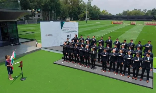 PRESIDENTA CLAUDIA SHEINBAUM ABANDERA A LA SELECCIÓN NACIONAL DE MÉXICO QUE PARTICIPARÁ EN LA COPA MUNDIAL DE LA FIFA 2026