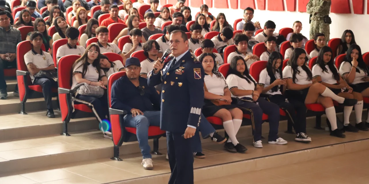 FORTALECE AYUNTAMIENTO DE NAVOLATO CULTURA DE SEGURIDAD NACIONAL CON CONFERENCIA IMPARTIDA POR JEFE DE ESTADO MAYOR DE LA NOVENA ZONA AÉREA MILITAR