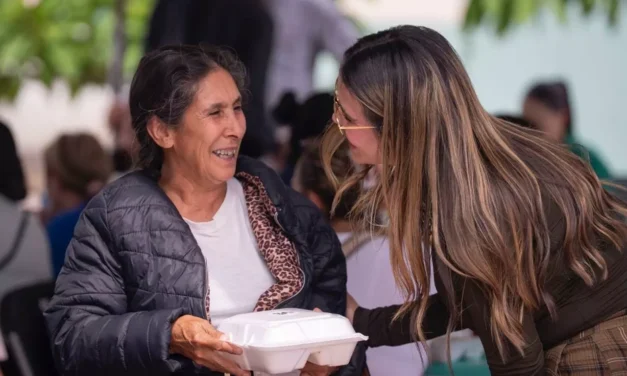 AYUNTAMIENTO Y DIF BIENESTAR CULIACÁN LLEVAN ALIMENTO CALIENTE Y ESPERANZA A FAMILIAS DE PACIENTES EN EL HOSPITAL GENERAL
