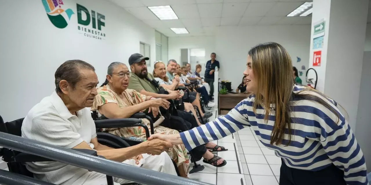 ANA MIRIAM RAMOS ENTREGA SILLAS DE RUEDAS Y REAFIRMA EL COMPROMISO DE UN GOBIERNO CERCANO E INCLUYENTE