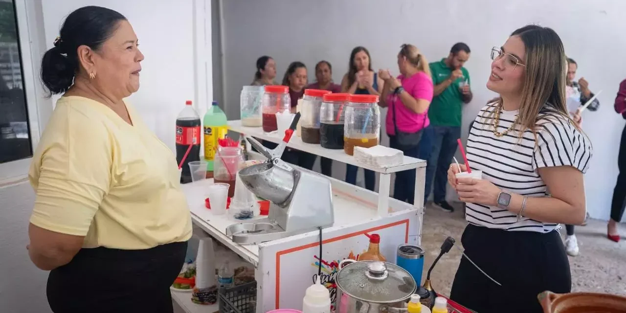 ENTREGA ANA MIRIAM RAMOS APOYO DEL PROGRAMA MUJERES EMPRENDEDORAS POR EL BIENESTAR A GRUPO DE LA SINDICATURA VILLA ADOLFO LÓPEZ MATEOS