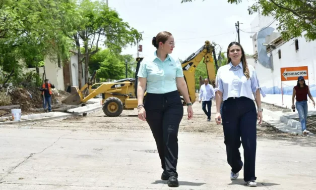 SUPERVISA ANA MIRIAM RAMOS AVANCE DE PAVIMENTACIÓN EN LA COLONIA INDEPENDENCIA