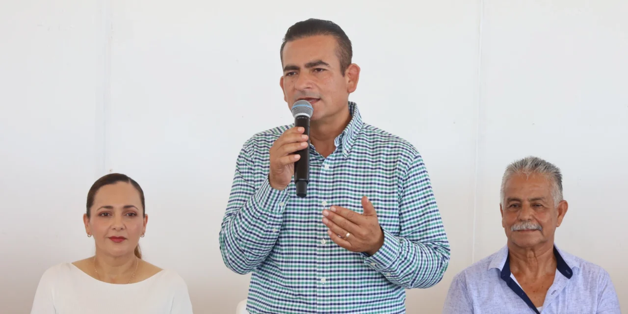 DR. JORGE BOJÓRQUEZ PONE EN MARCHA PROGRAMA DE REHABILITACIÓN DE TECHUMBRES EN CAMPOS PESQUEROS DE NAVOLATO