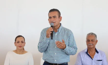 DR. JORGE BOJÓRQUEZ PONE EN MARCHA PROGRAMA DE REHABILITACIÓN DE TECHUMBRES EN CAMPOS PESQUEROS DE NAVOLATO