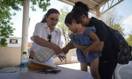 DIF BIENESTAR CULIACÁN Y RENAPO EXPIDEN MÁS DE 400 DOCUMENTOS DE REGISTRO CIVIL DURANTE JORNADA GRATUITA EN LA COLONIA CNOP